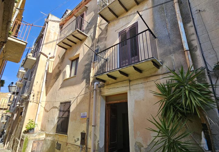 Landsbyhus i Collesano, Palermo, Collesano - € 105.000 | Ref: 10593 - foto 1